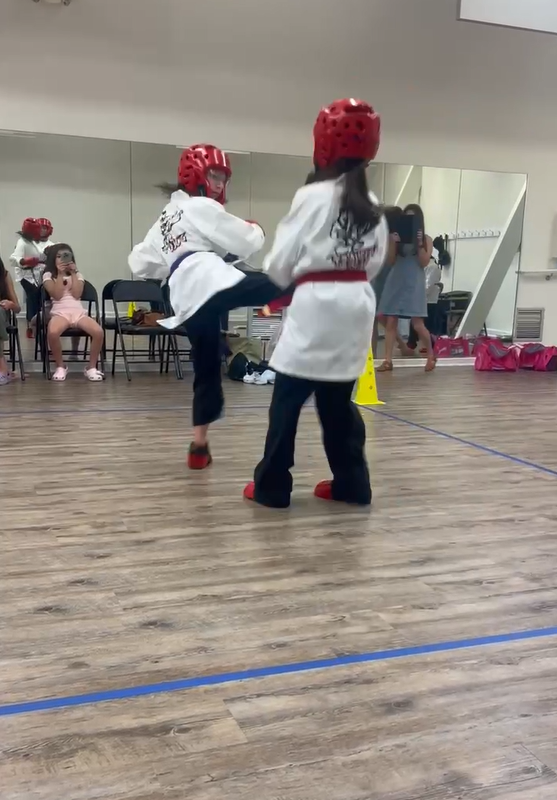 Eden Sparring Back Kick